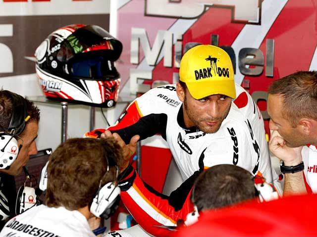 Mattia Pasini, encantado con la Ducati Desmosedici de MotoGP