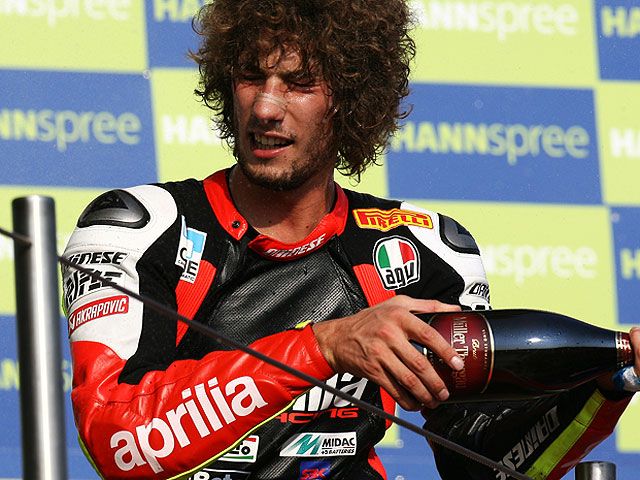 Simoncelli: "No daría la mano a Barberá y a Bautista"