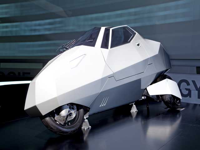 BMW Simple: scooter "tapado" de tres ruedas