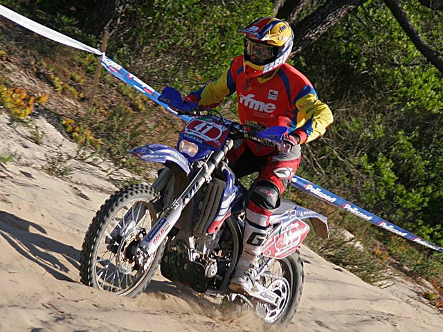 España se distancia en los ISDE en Junior