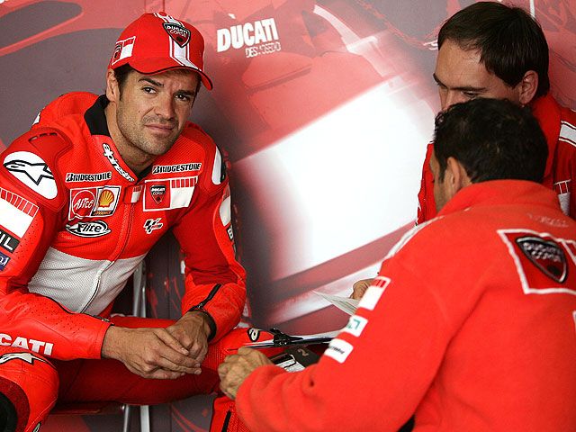 Carlos Checa ficha por el Ducati Althea