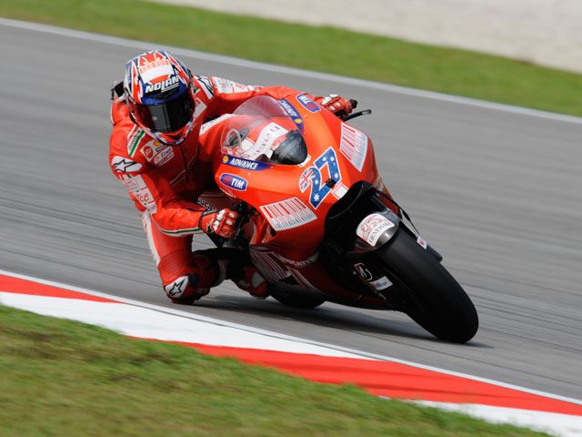 Casey Stoner, más rápido que Lorenzo en los primeros libres de Valencia