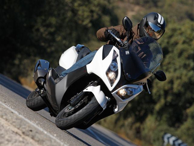 KYMCO Superdink 300