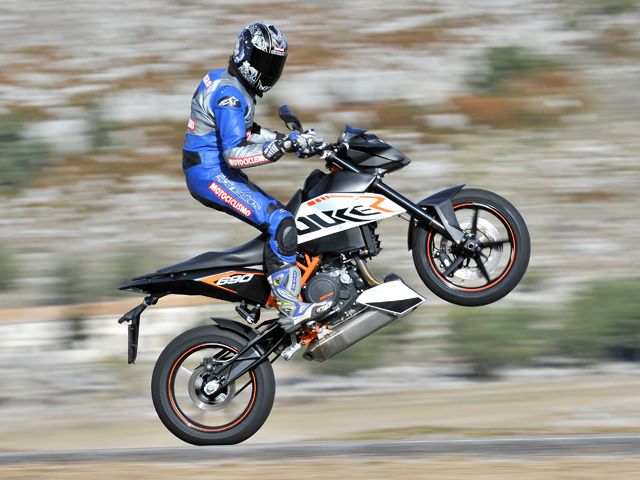 KTM 690 Duke R