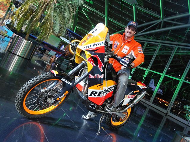 Marc Coma busca la victoria en el Dakar con los Pirelli Scorpion Rally