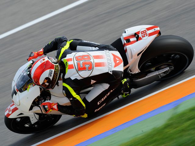 Simoncelli y Aoyama entrenan en Sepang para MotoGP