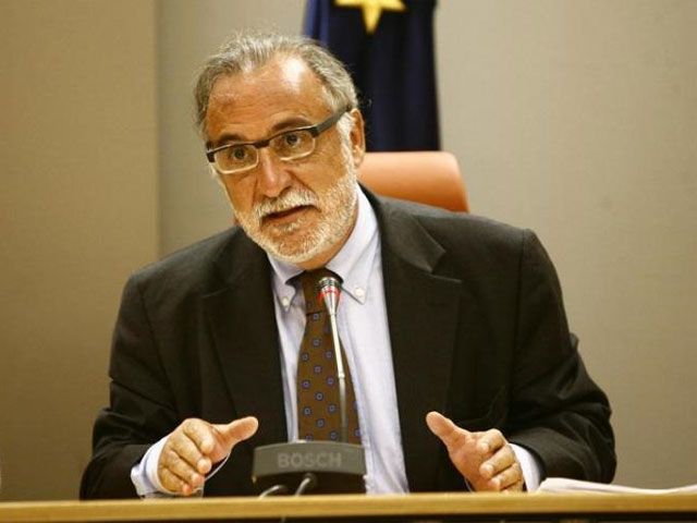Pere Navarro tiene un accidente con su moto