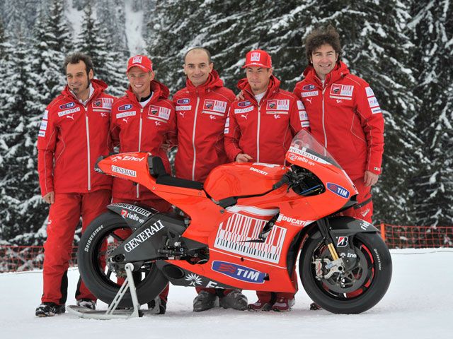 Presentación de la Ducati Desmosedici GP10 de MotoGP