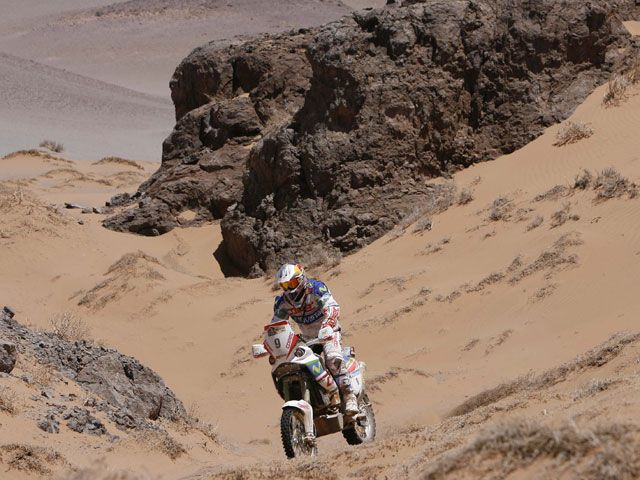 "Chaleco" López logra la victoria en la etapa 12 del Dakar 2010