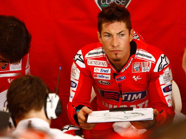 Nicky Hayden (Ducati) pasa por el quirófano