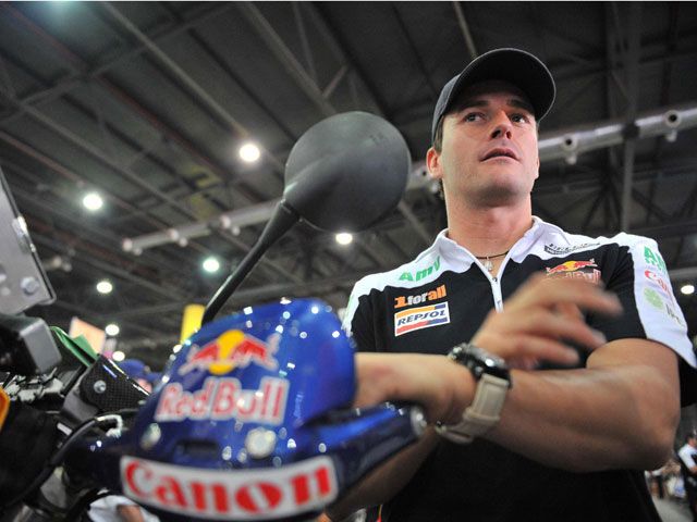 Marc Coma renueva con KTM