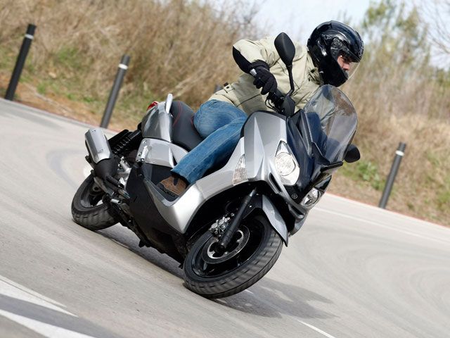 Yamaha X- Max 250