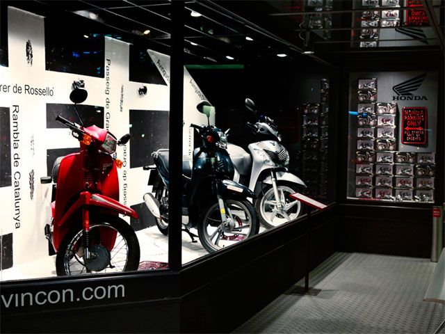 Honda Scoopy, homenajeado por la tienda Vinçon de Barcelona