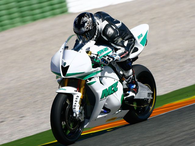 El equipo MZ con Anthony West, en el Mundial de Moto2