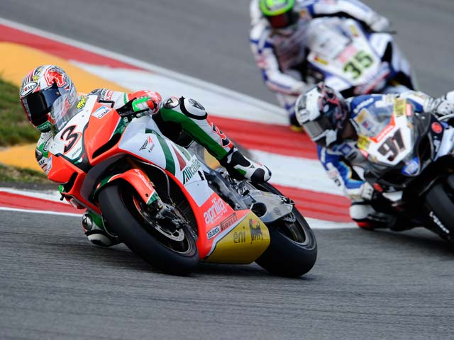 Max Biaggi consigue el doblete en Superbike de Portimao
