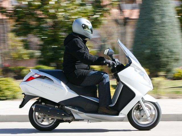 Guía ANESDOR para protegerse en moto