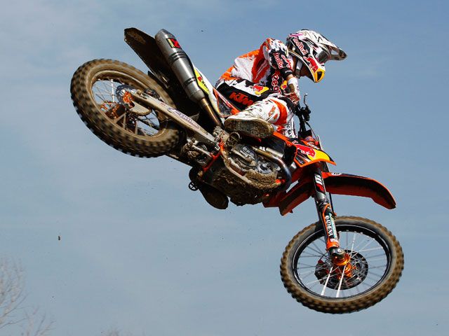 Tony Cairoli y Marvin Musquin ganan en Italia
