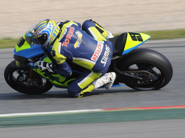 Poles para Torres, Forés y Viñales en el estreno del CEV