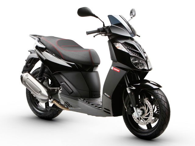 Derbi lanza sus modelos Rambla 125 y 300 ie