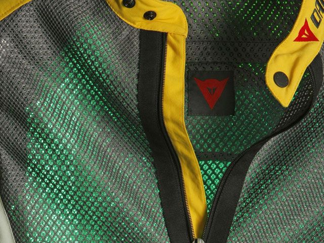 Equipamiento y accesorios de moto para este verano