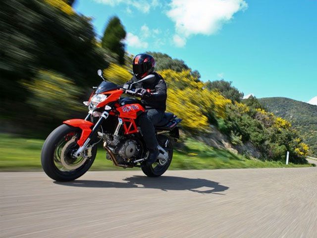 Aprilia Shiver, Mana y Dorsoduro, limitadas para el A2