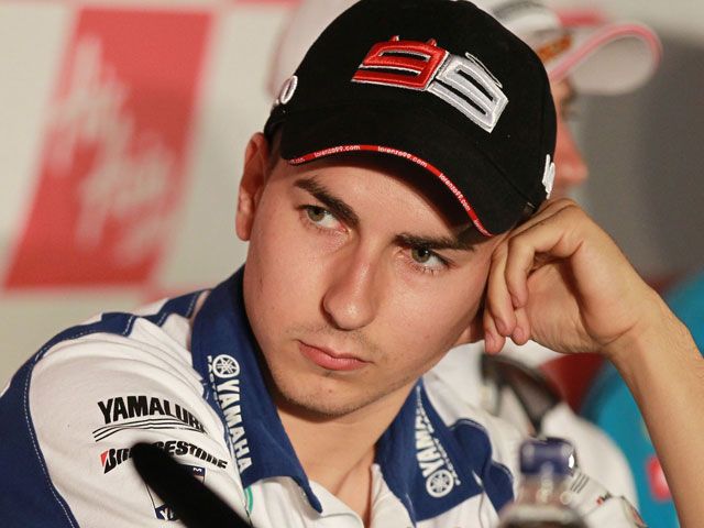 Lorenzo, Tomizawa y Marc Márquez dominan los libres del GP de Gran Bretaña