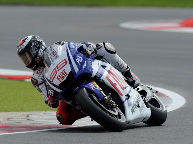 Jorge Lorenzo inalcanzable en Silverstone