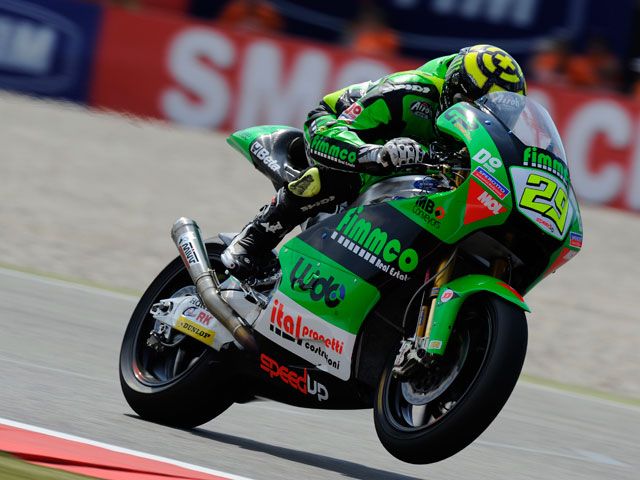 Andrea Iannone se lleva la victoria de Moto2 en Assen