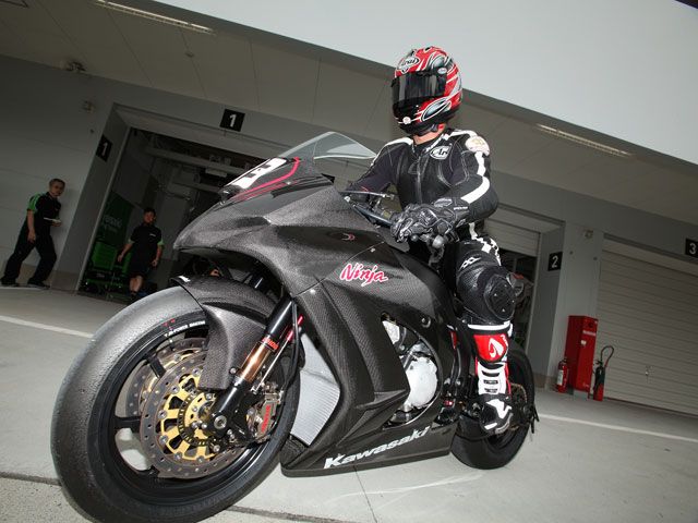 Kawasaki Ninja ZX-10R 2011 Kawasaki Ninja ZX-10R 2011