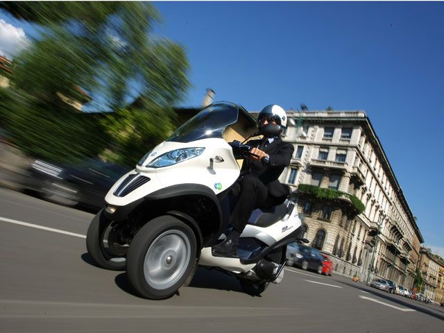 Piaggio MP3 Hybrid 300