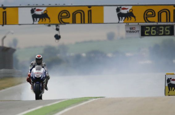 Lorenzo, Iannone y Márquez repiten poles