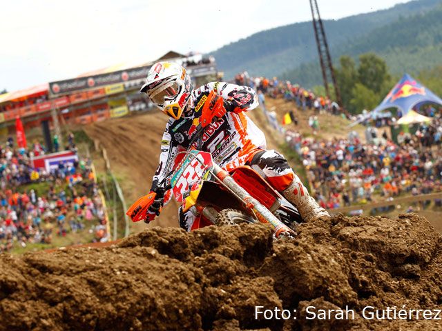 Tony Cairoli y Marvin Musquin ganan en Loket