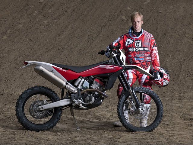 Juha Salminen rueda con la nueva Husqvarna TE 449