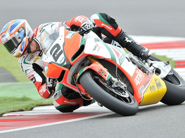 Leon Camier renueva con Aprilia para el año 2011