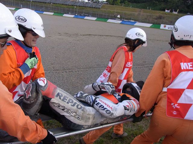Dani Pedrosa viaja a España donde será operado