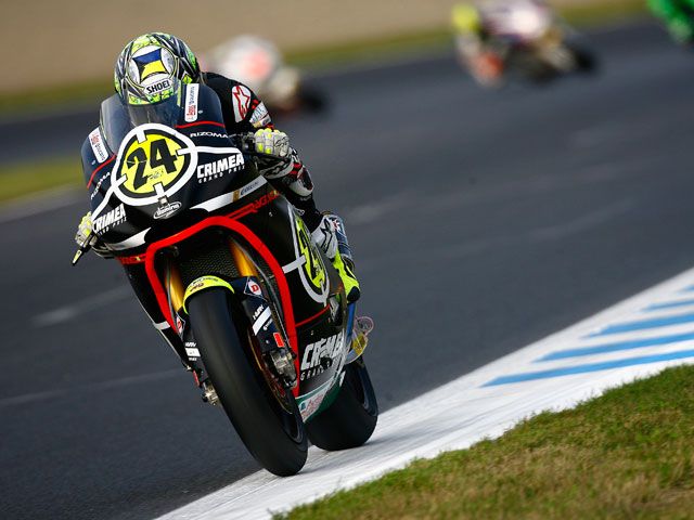 Toni Elías logra la victoria y se acerca más al título de Moto2