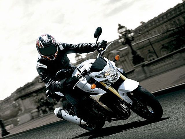 Suzuki presenta novedades 2011 en Intermot