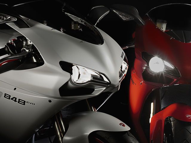 Ducati presenta algunas novedades 2011 en Intermot