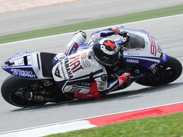Lorenzo lanzado al título en Sepang