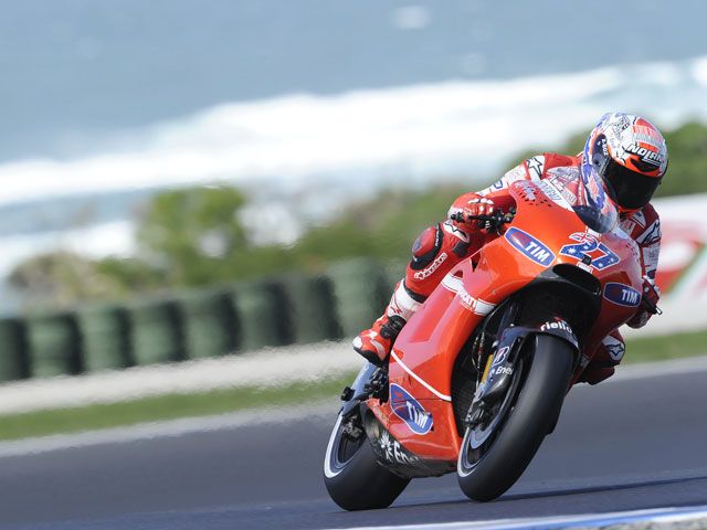 Casey Stoner impone su ritmo