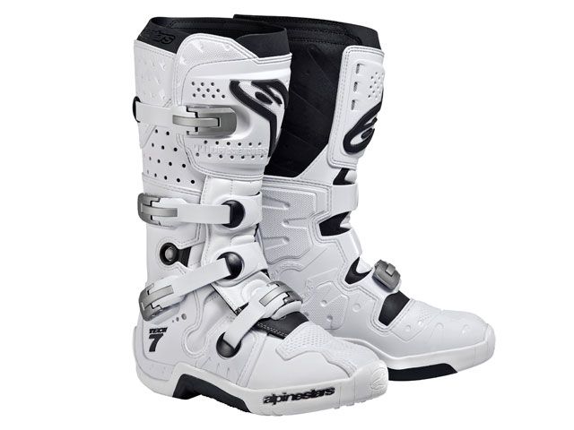 Botas y rodilleras Alpinestars 2011