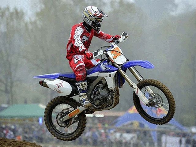 Marco Melandri vence en un motocross organizado por Wings for Life