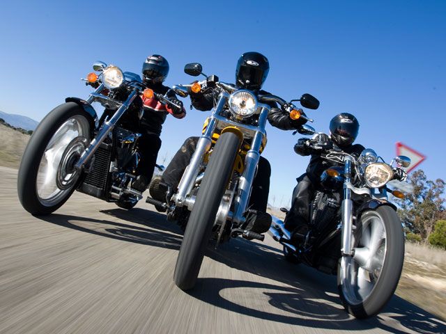 Kawasaki Z750R y comparativa custom con estilo