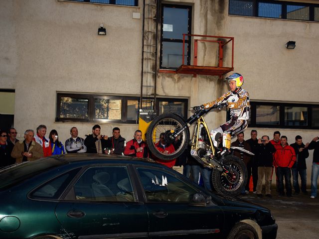 La fiesta del trial de Adam Raga