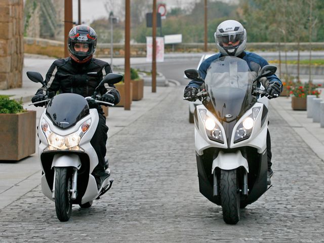 Comparativa Honda PCX y KYMCO Super Dink 125