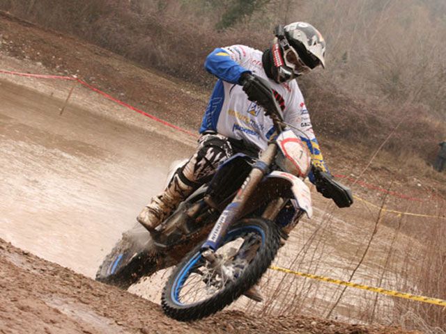 Aarón Bernárdez gana el Bassella Race 1