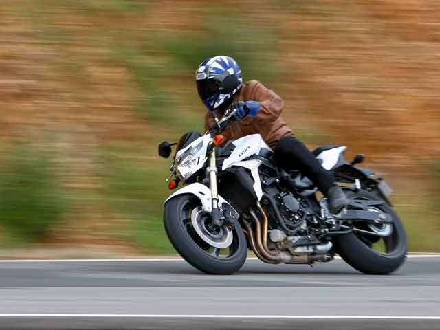 Suzuki GSR750