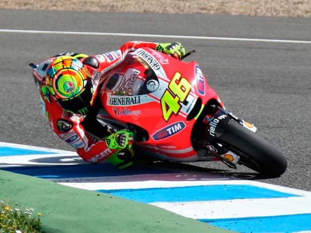 Valentino Rossi rueda con la Ducati GP 12