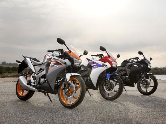 Aprilia Dorsoduro 1200 ABS y Ducati Monster M1100 EVO