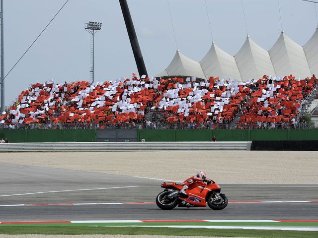 Tribuna Ducati Montmeló 2011